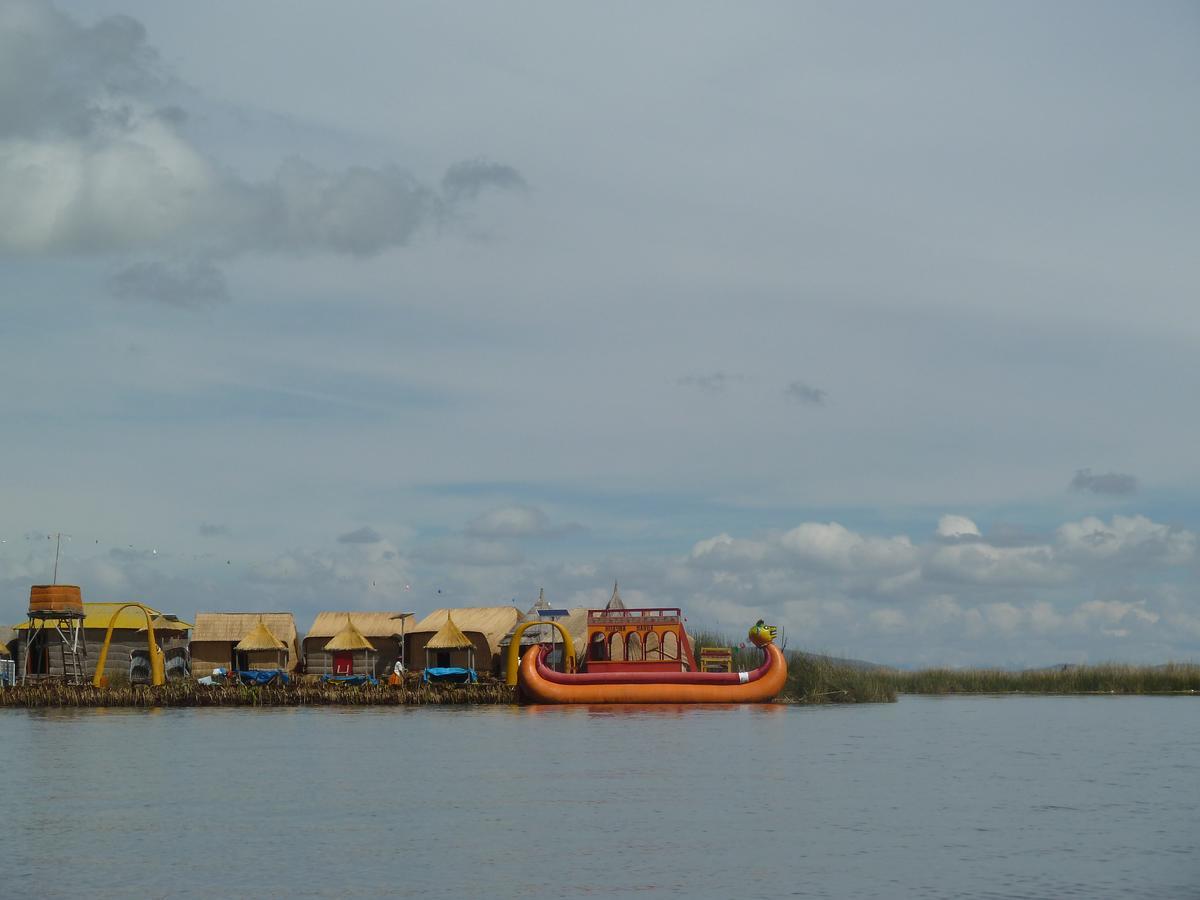 Uros Qhota Uta Lodge Puno Eksteriør bilde